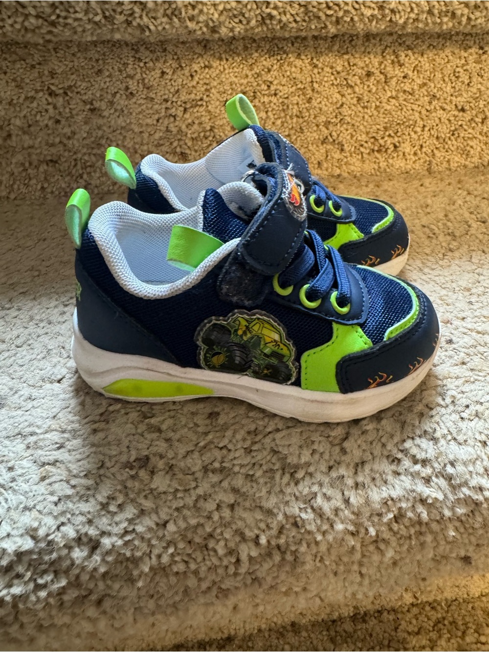 Hot Wheels Monster Trucks Gunkster Light Up Shoes Toddler Size 7